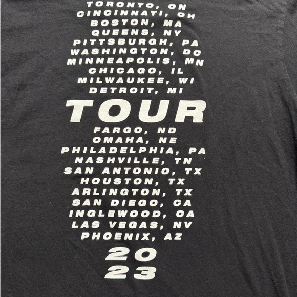 PINK 2023 Tour Black Graphic Tee - Picture 4 of 4